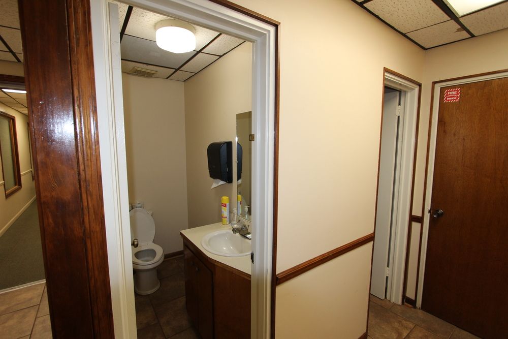Hardy St Office Opportunity : 1507/1509 Hardy St , Hattiesburg, MS 39401